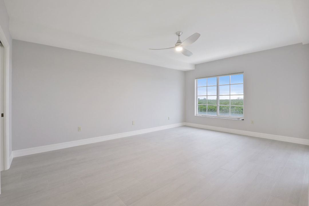 13105 Vanderbilt Dr #505, Naples, FL 34110