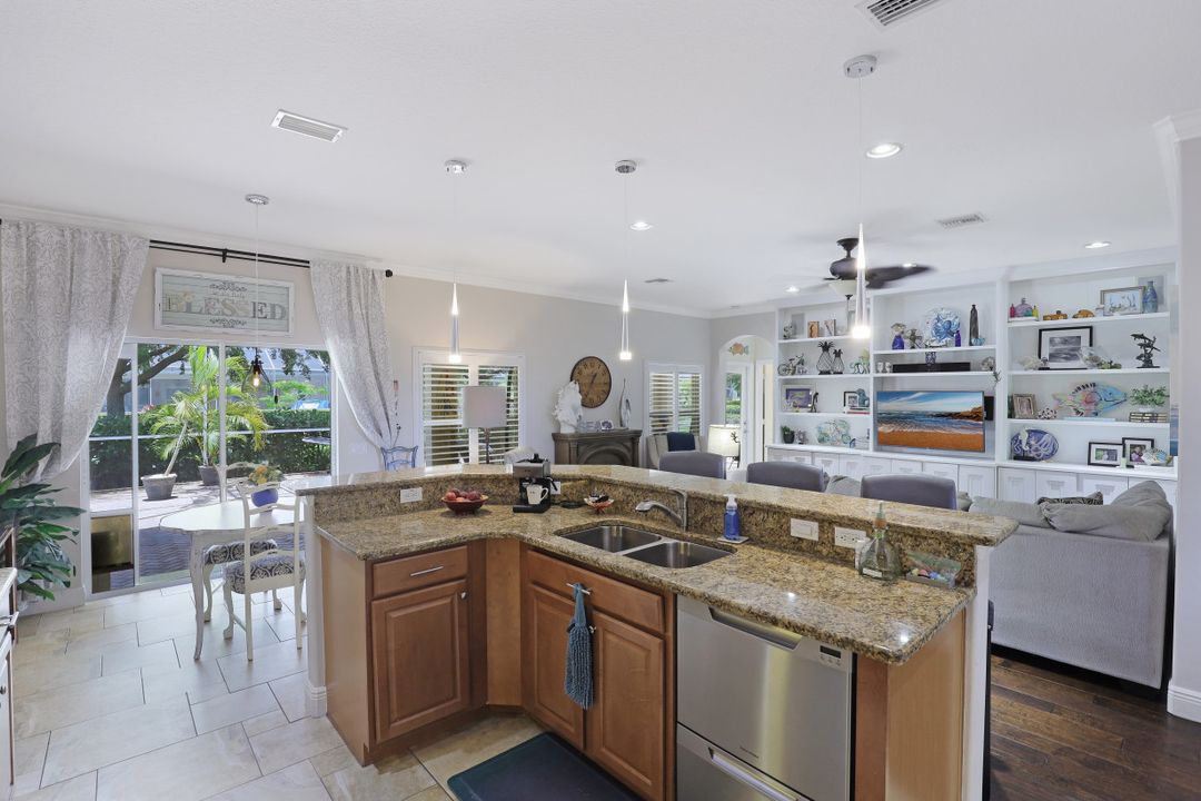 2545 Blackburn Cir, Cape Coral, FL 33991