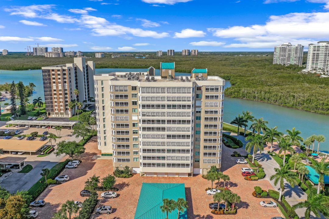 21 Bluebill Ave #404, Naples, FL 34108