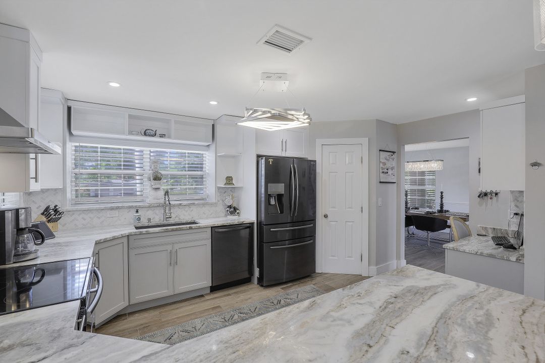 1320 Alcazar Ave, Fort Myers, FL 33901