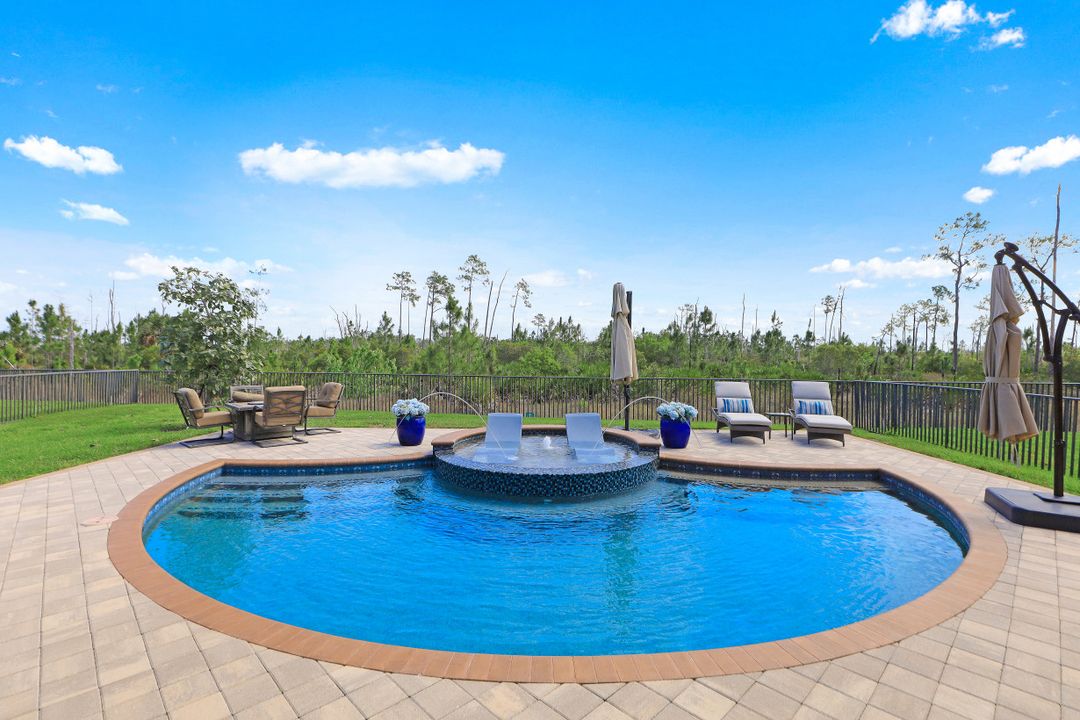 2832 Cinnamon Bay Cir, Naples, FL 34119