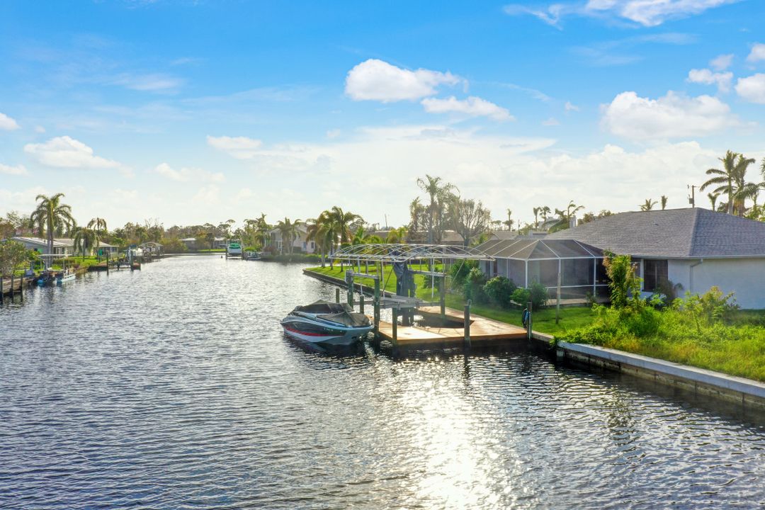 426 Cross St, North Fort Myers, FL 33903