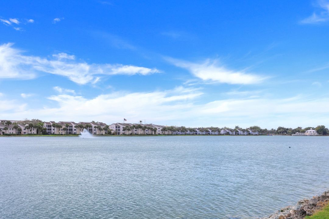 2810 Sailors Way, Naples, FL 34109