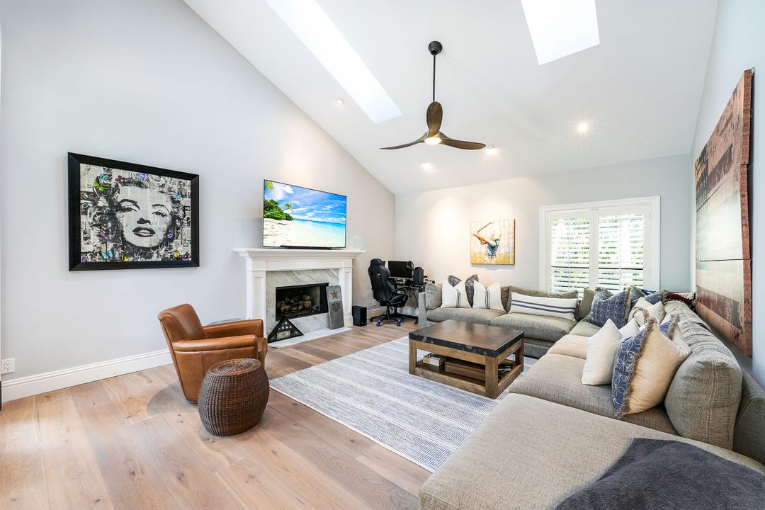 713 Shadow Lake Ln, Naples, FL 34108