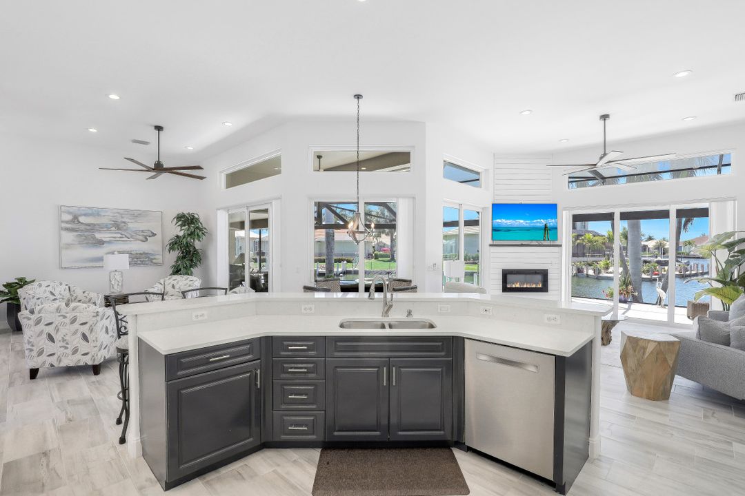 160 S Seas Ct, Marco Island, FL 34145