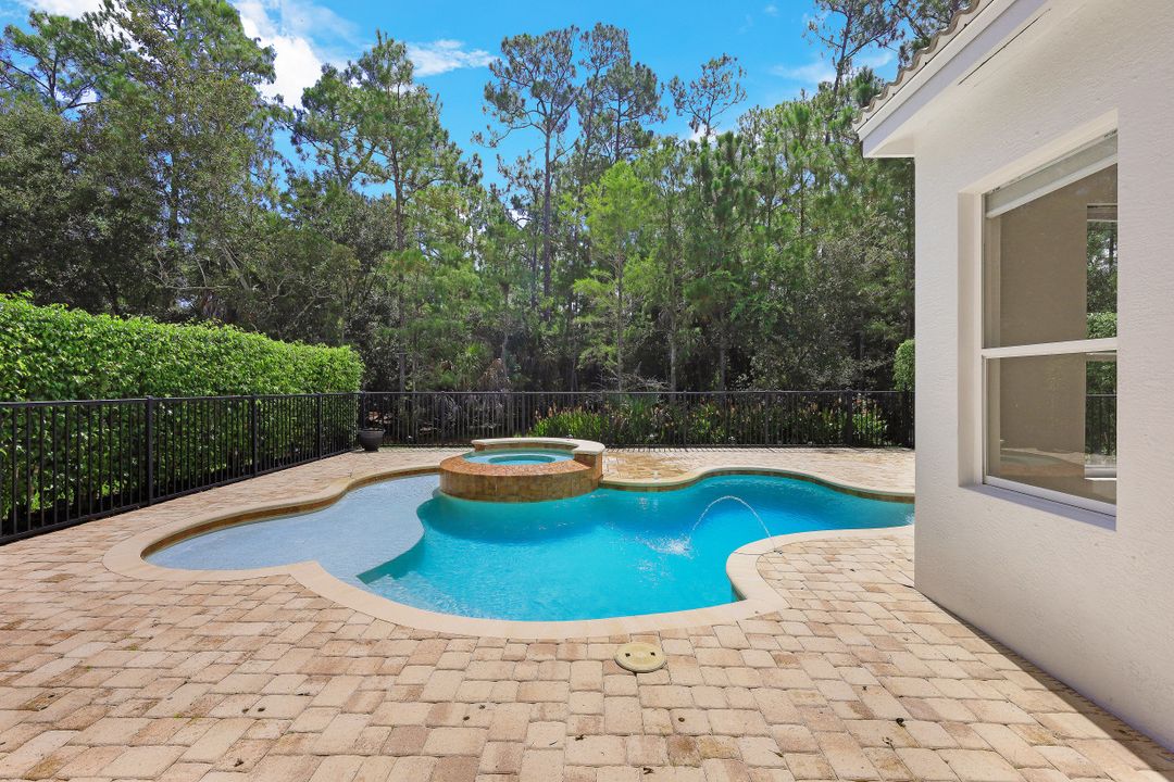 2366 Butterfly Palm Dr, Naples, FL 34119