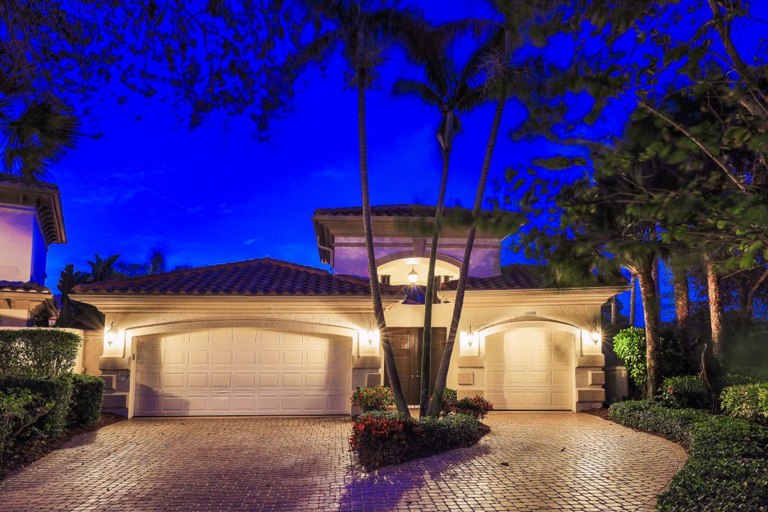 1108 Grand Isle Dr, Naples, FL 34108