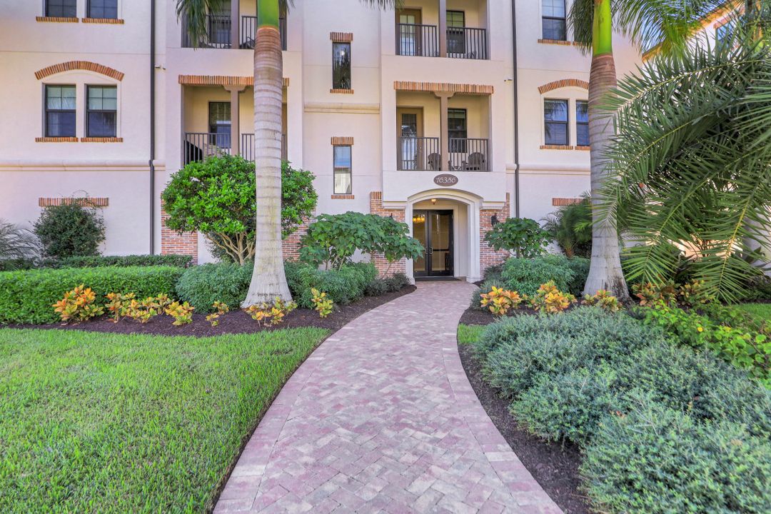 16386 Viansa Way #301, Naples, FL 34110