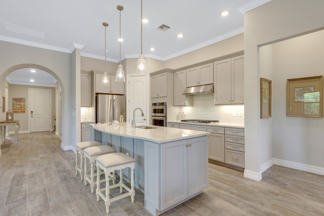 7273 Wilton Dr N, Naples, FL 34109