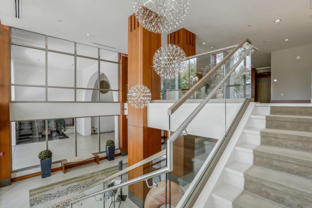 5601 Turtle Bay Dr, Naples, FL 34108