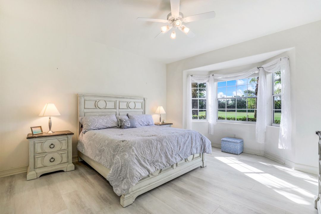 6049 Ashford Ln #202, Naples, FL 34110