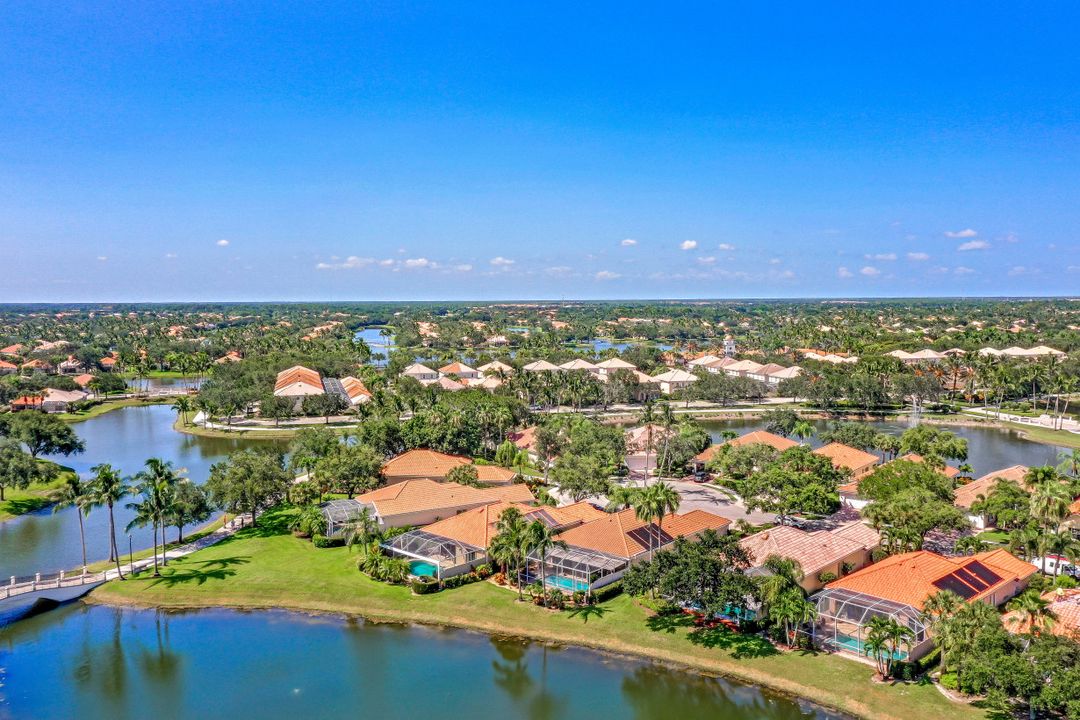 5981 Bermuda Ln, Naples, FL 34119