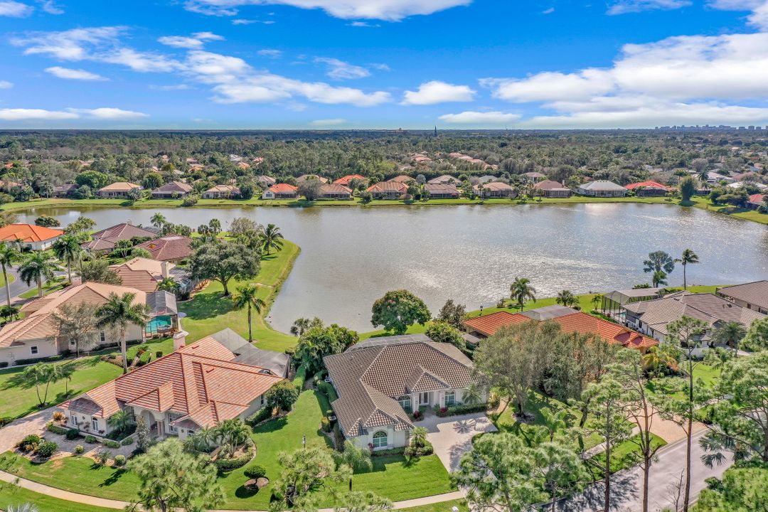 2104 Imperial Cir, Naples, FL 34110