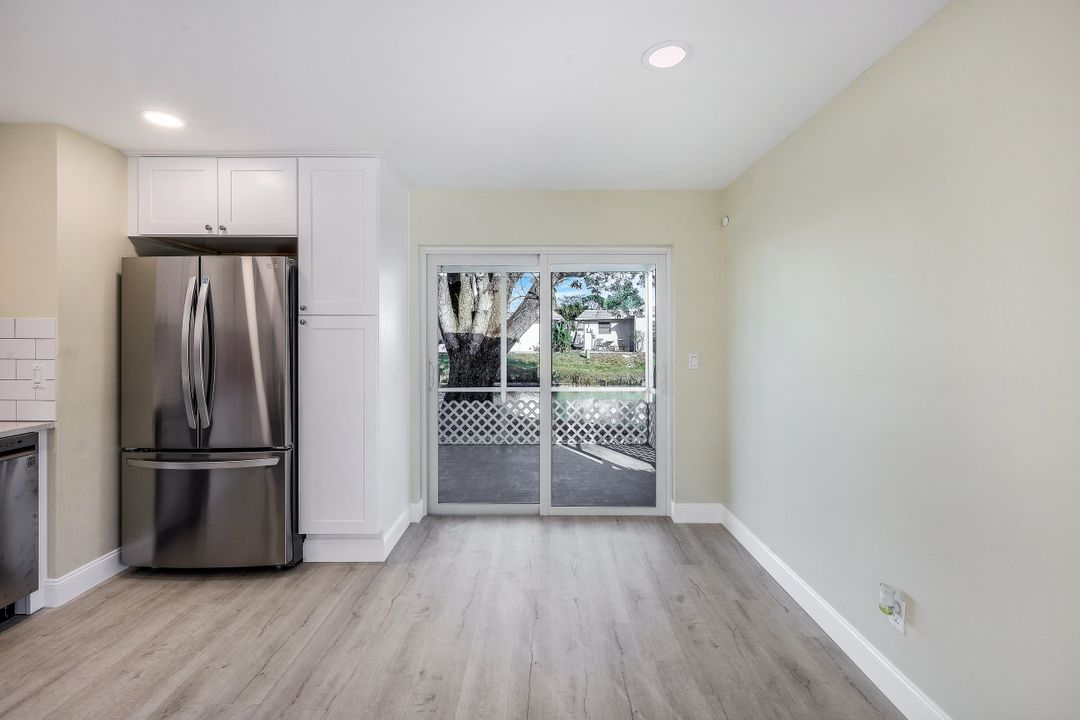 32 Knights Bridge Rd, Naples, FL 34112