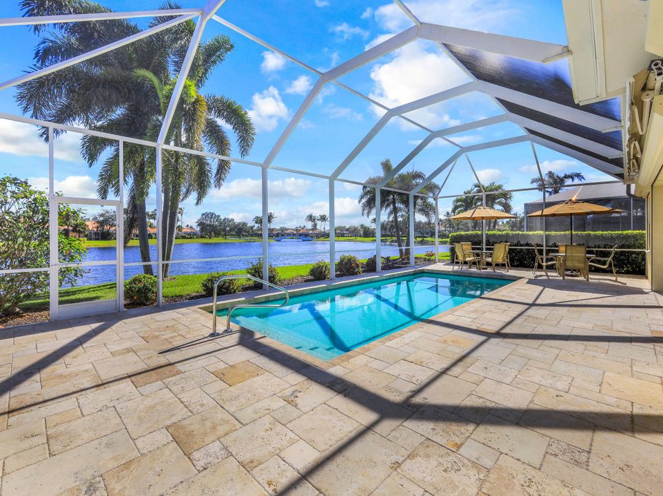 4334 Queen Elizabeth Way, Naples, FL 34119