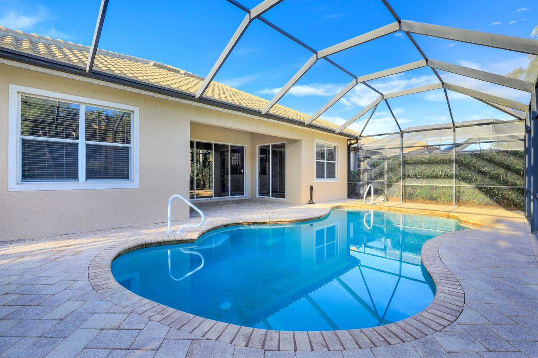 7826 Founders Cir, Naples, FL 34104