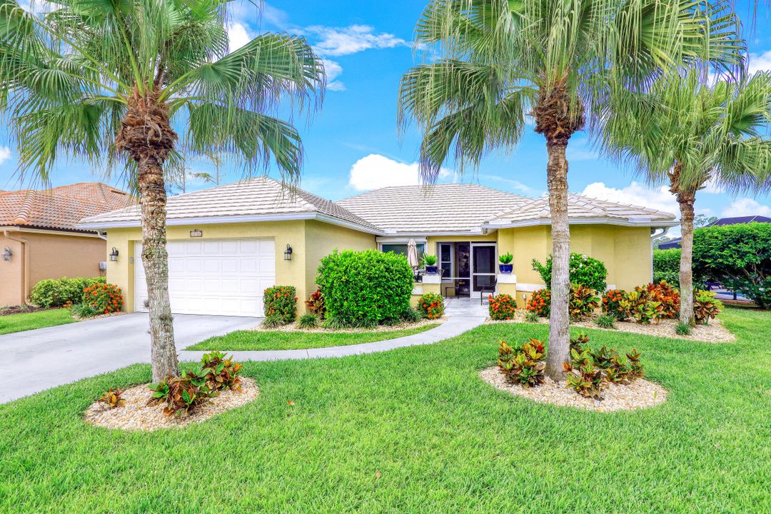 12724 Hunters Ridge Dr, Bonita Springs, FL 34135