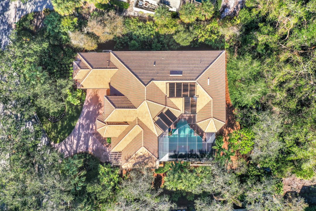 963 Barcarmil Way, Naples, FL 34110