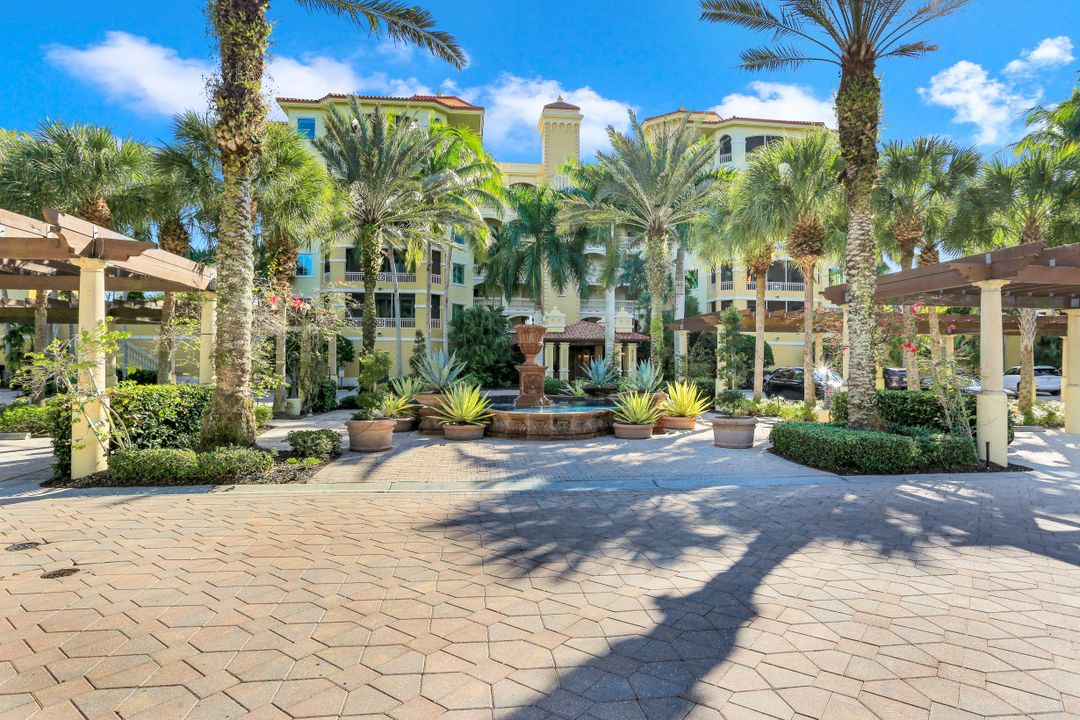 2738 Tiburon Blvd E #B-501, Naples, FL 34109