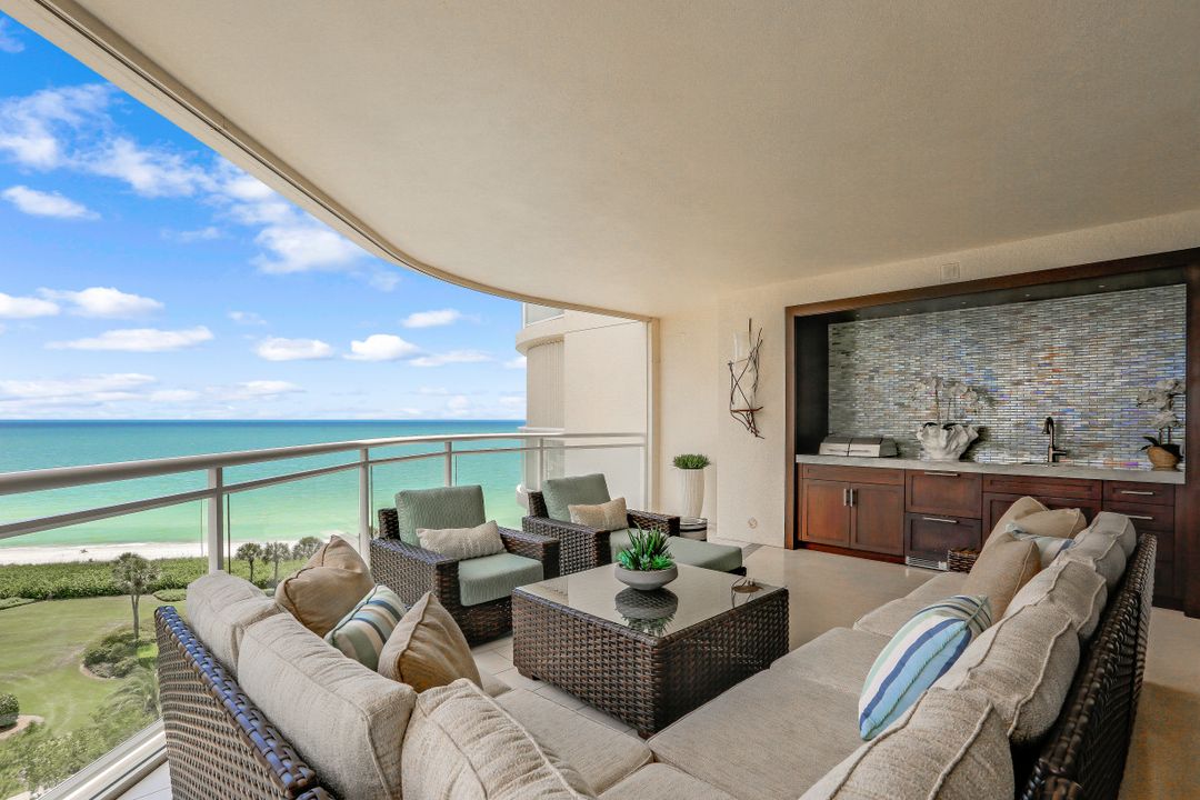 11125 Gulf Shore Dr #701, Naples, FL 34108