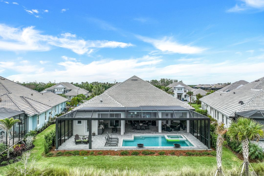 6231 Megans Bay Dr, Naples, FL 34112