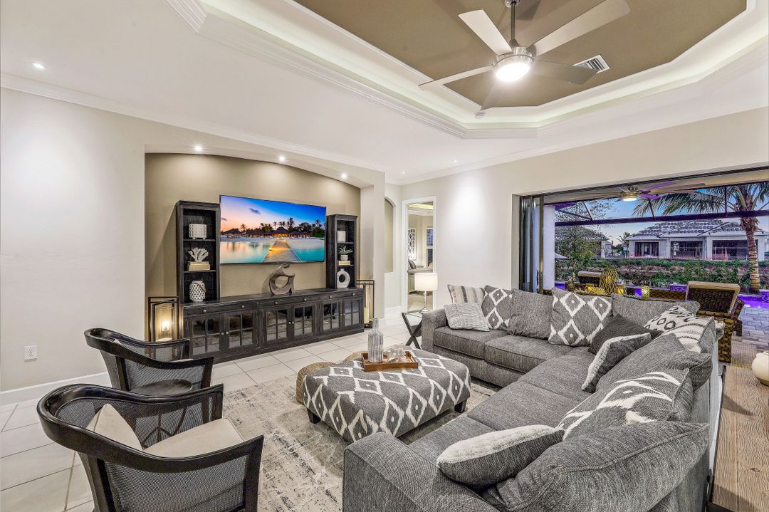 3274 Belon Ln, Naples, FL 34114