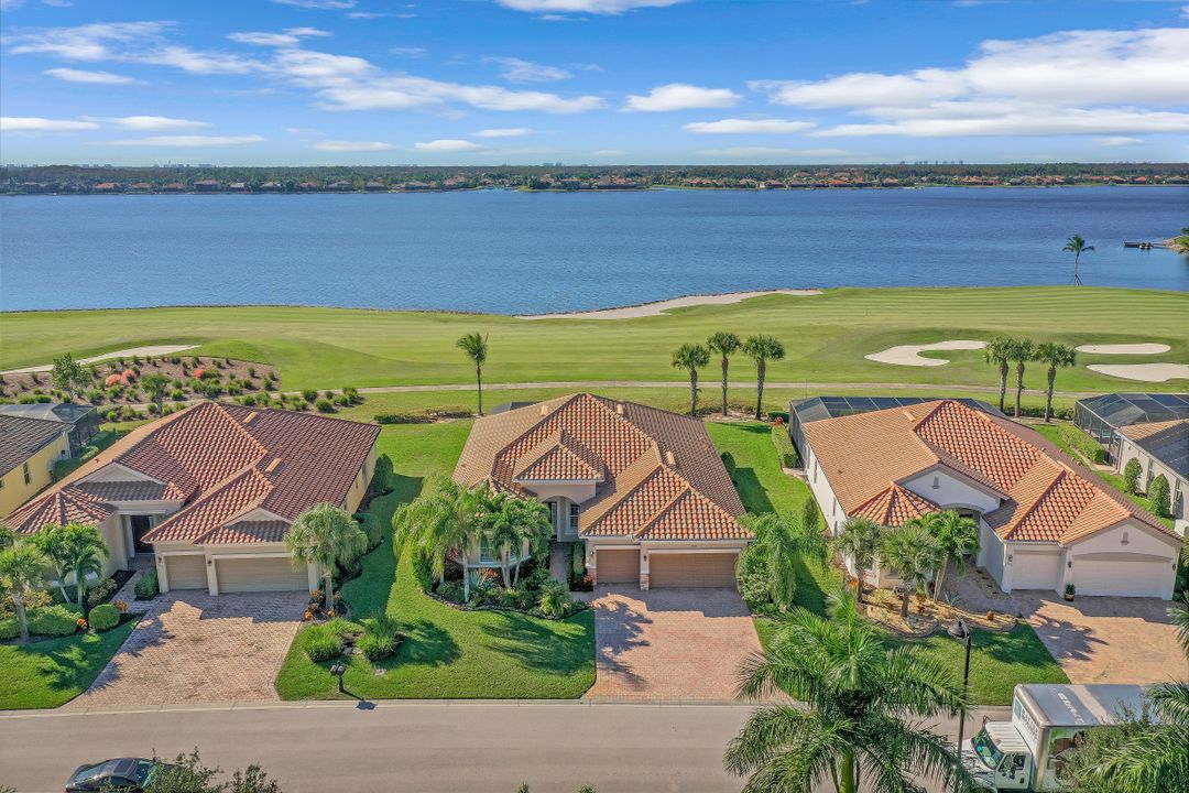 9005 Quarry Dr, Naples, FL 34120