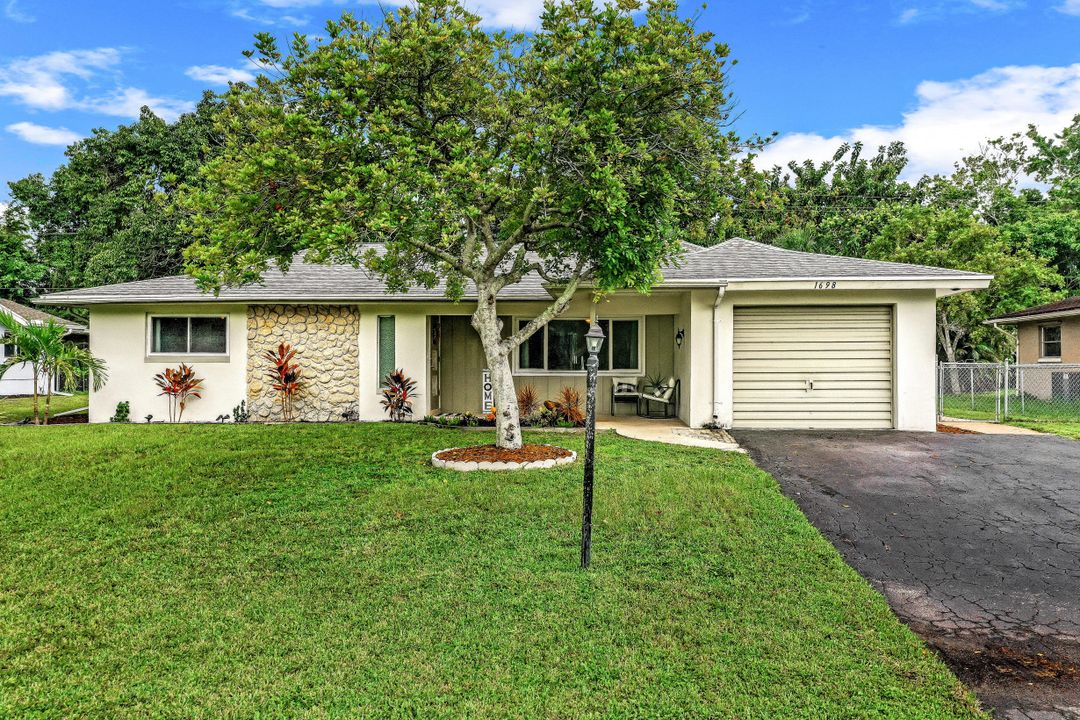 1698 S Flossmoor Rd, Fort Myers, FL 33919