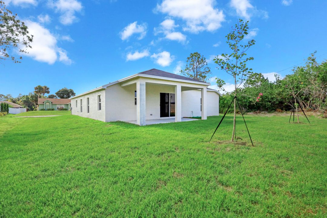 1638 Paddock St, Port St. Lucie, FL 34987