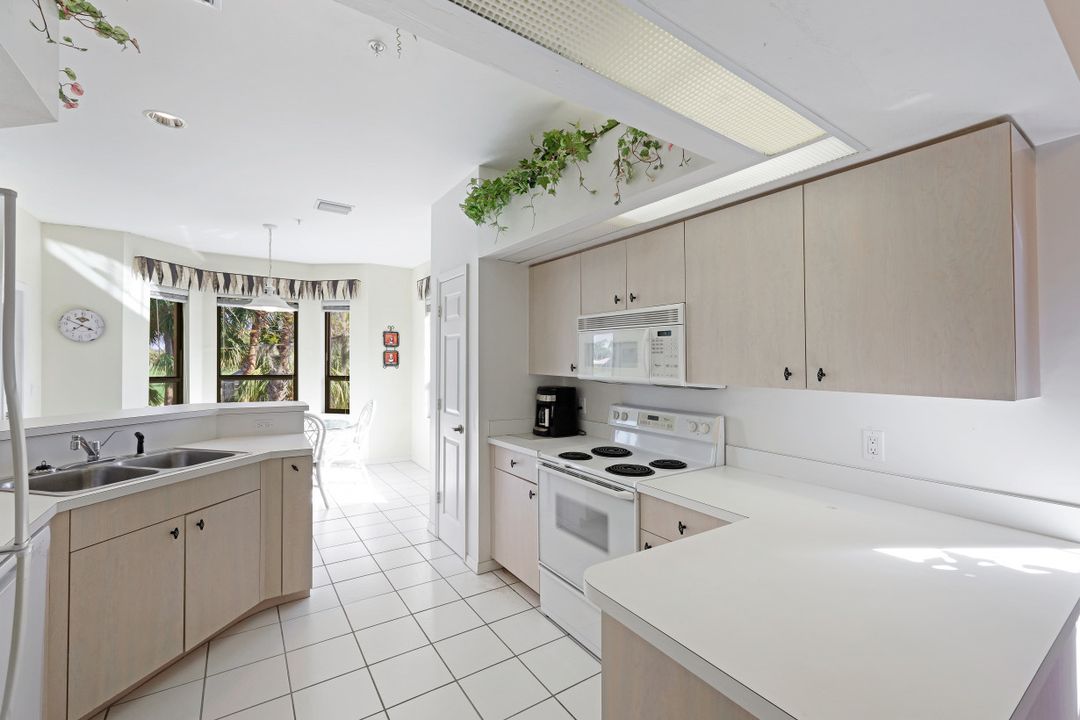 12625 Fox Ridge Dr  #1203, Bonita Springs, FL 34135