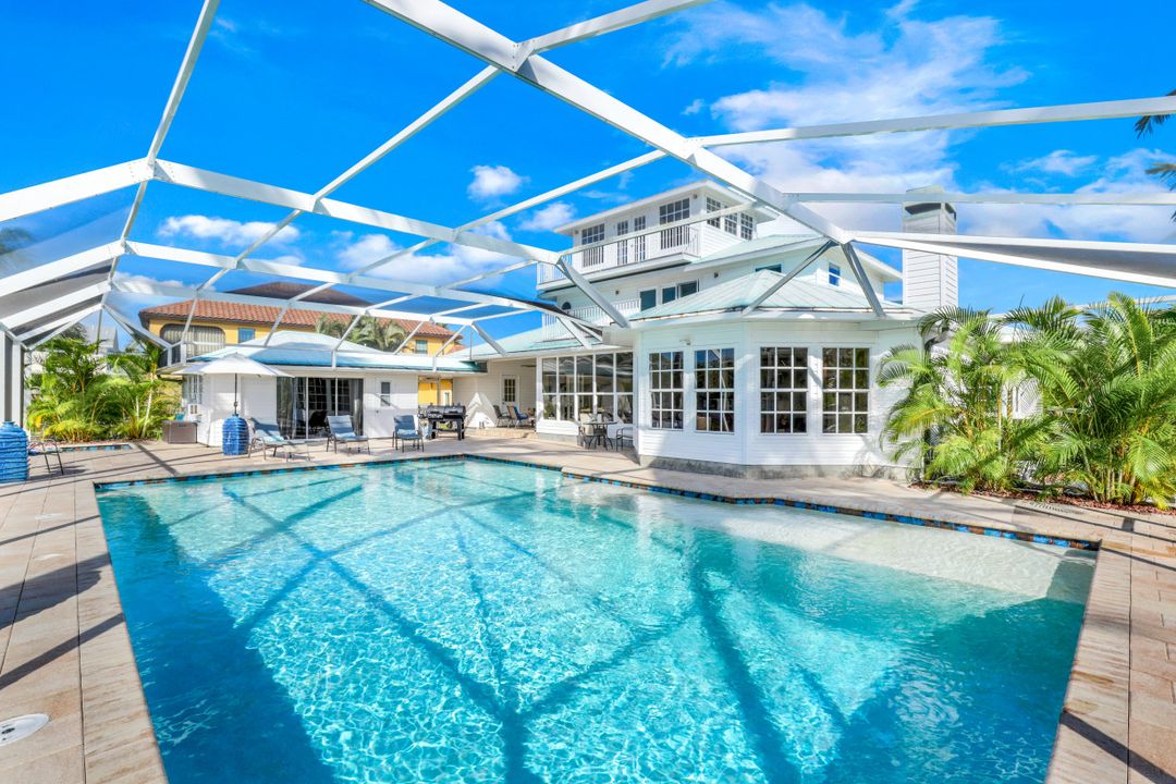 12201 Shoreview Dr, Matlacha, FL 33993