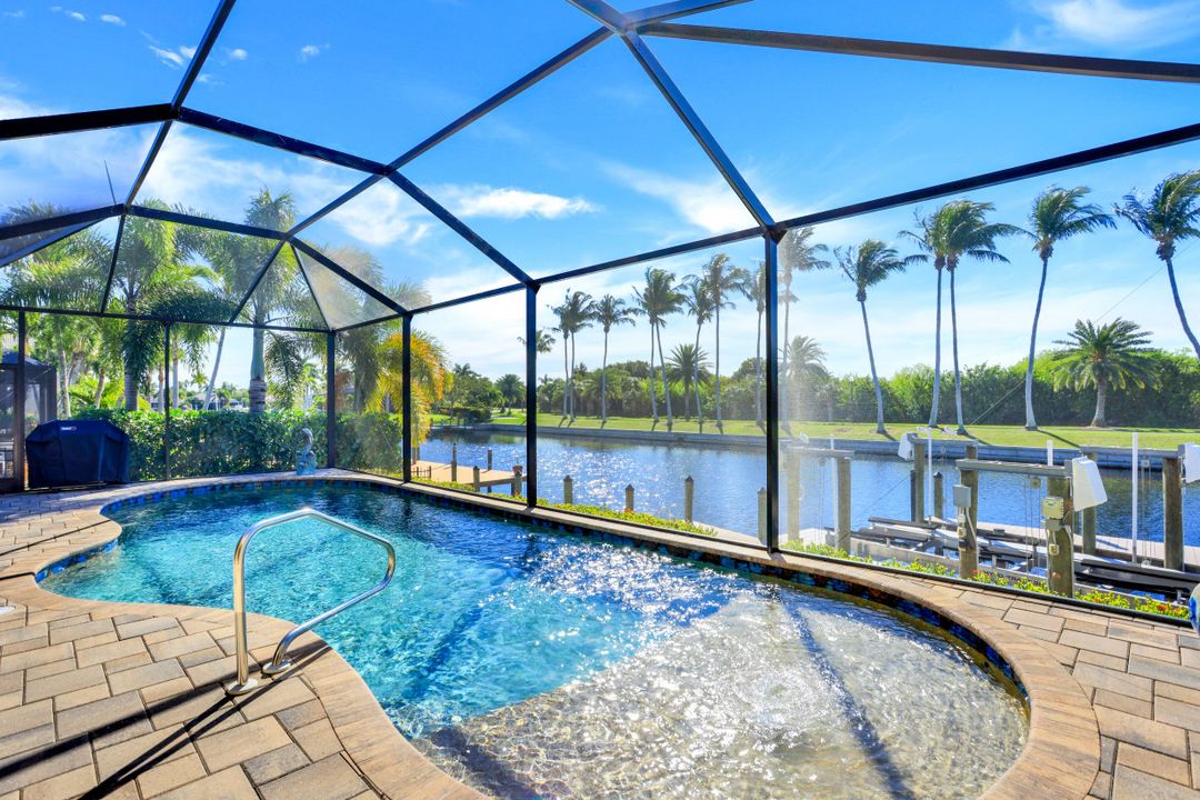 2030 El Dorado Pkwy W, Cape Coral, FL 33914