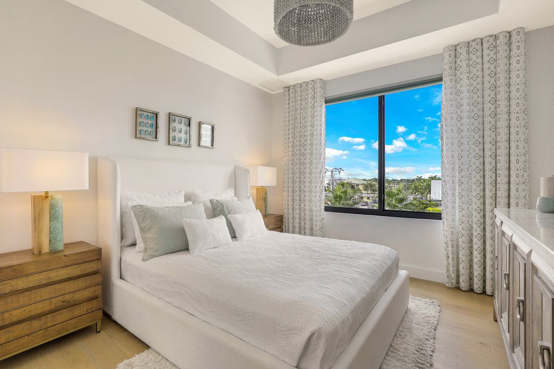 1111 Central Ave #402, Naples, FL 34102