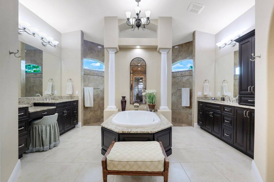 2405 SW 50th St, Cape Coral, FL 33914