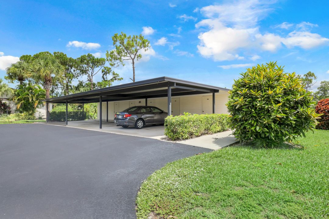 1062 Pine Isle Ln  #1062, Naples, FL 34112