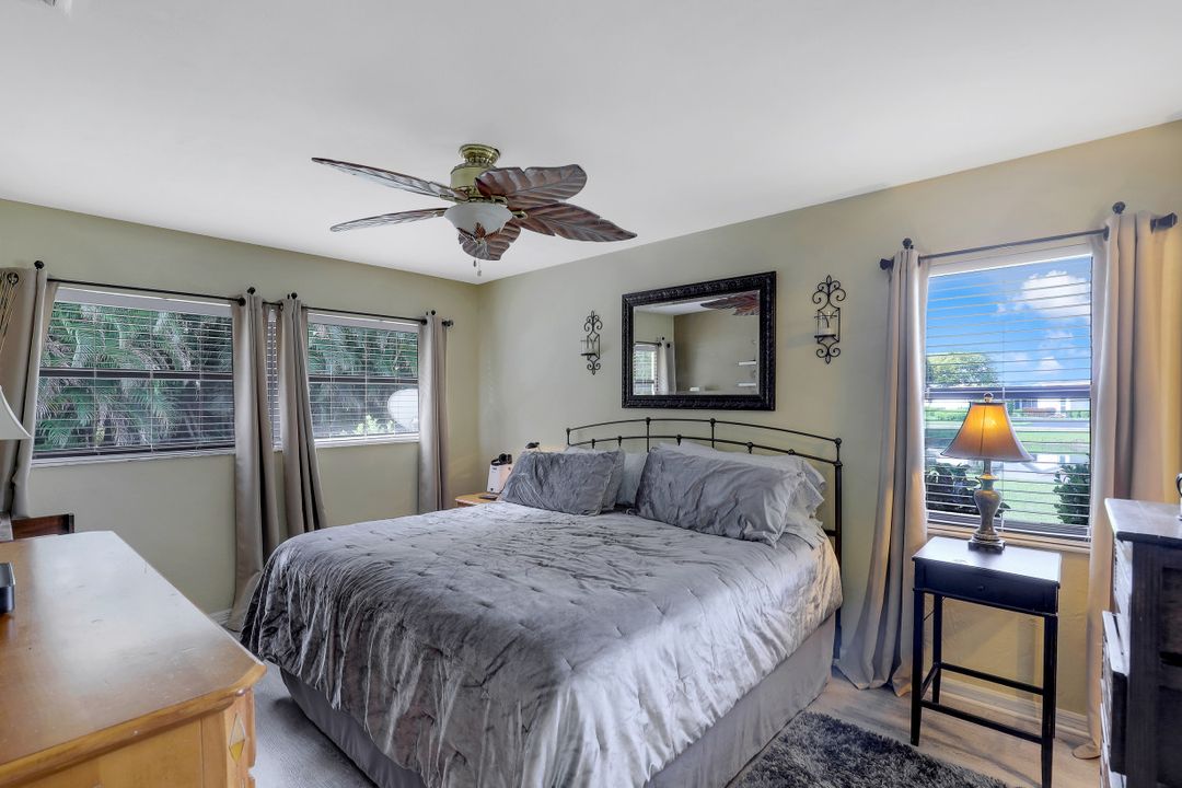 2091 Pine Isle Ln, Naples, FL 34112