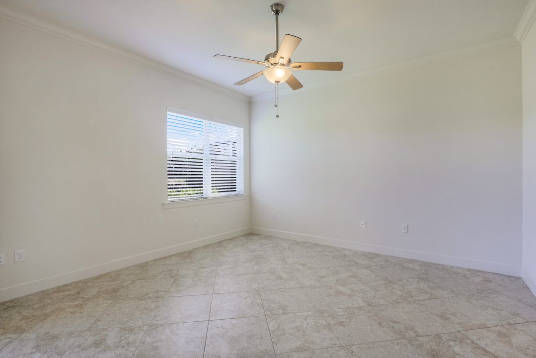 9106 Limestone Ln, Naples, FL 34120