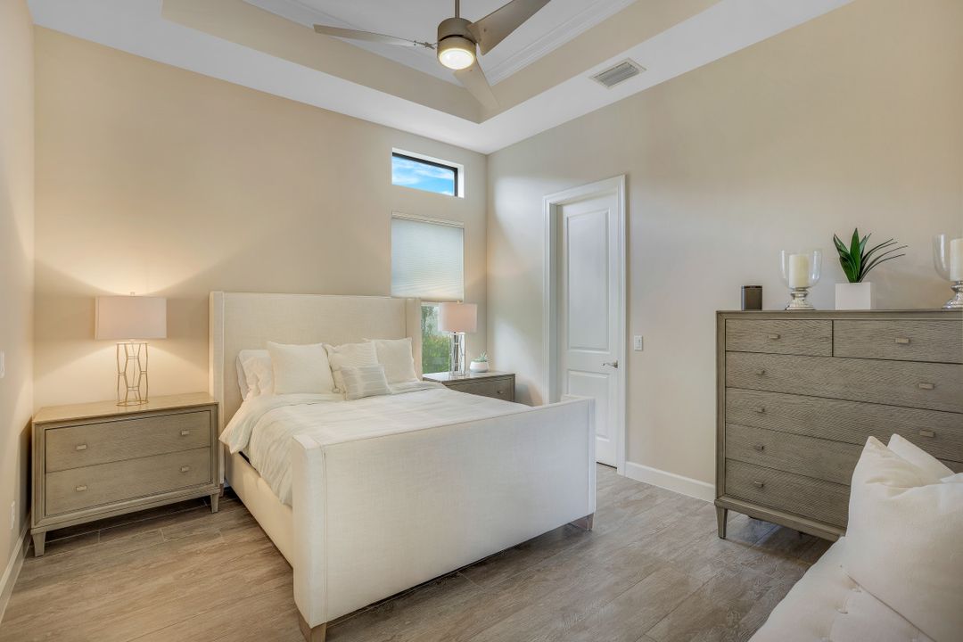 9086 Sorreno Ct, Naples, FL 34119