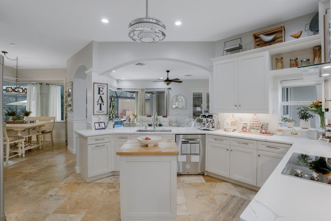 1817 Piccadilly Cir, Cape Coral, FL 33991