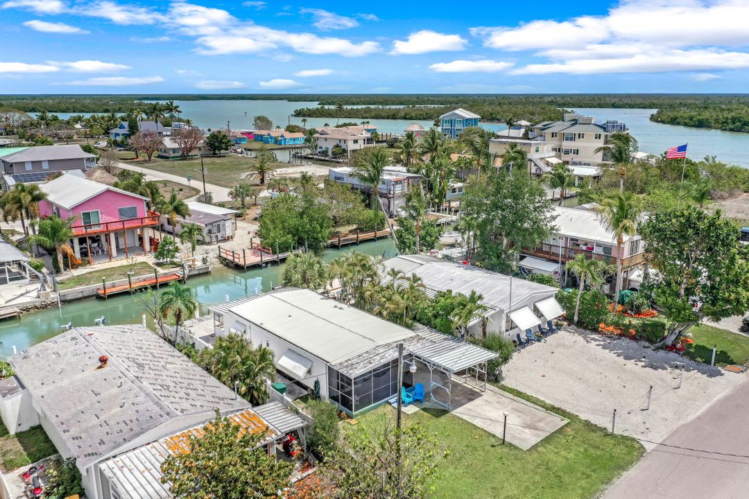 625 Palm Dr, Goodland, FL 34140