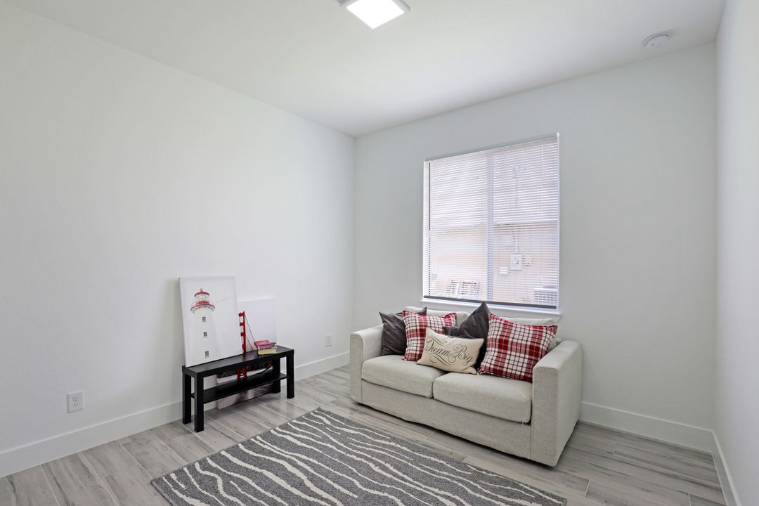 853 SW 13th St, Cape Coral, FL 33991