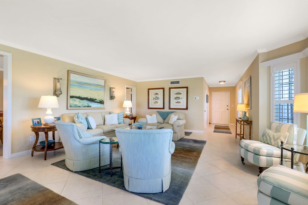 2701 Gulf Shore Blvd N, Villa #3, Naples, FL 34103