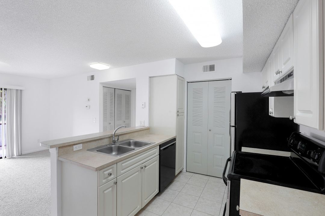 2058 Arbour Walk Cir #3313, Naples, FL 34109