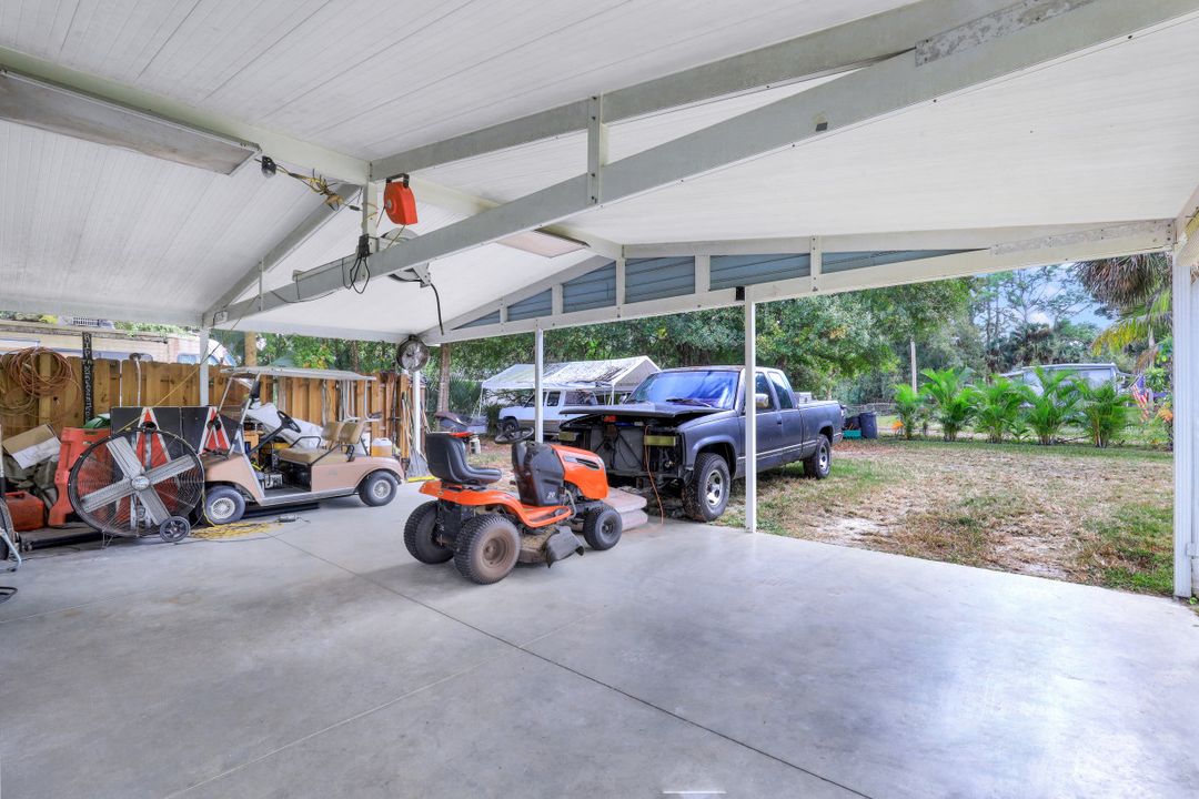 7905 Marx Dr, North Fort Myers, FL 33917