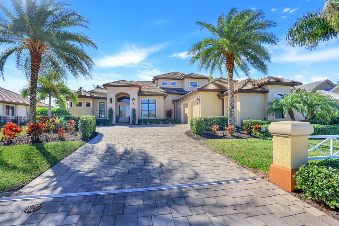 2030 El Dorado Pkwy W, Cape Coral, FL 33914