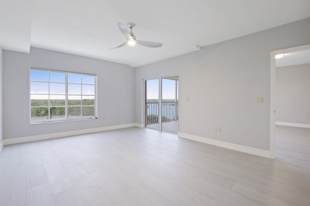 13105 Vanderbilt Dr #505, Naples, FL 34110