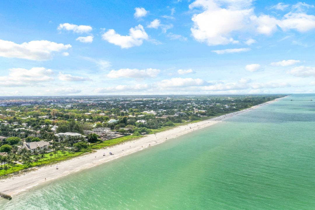 154 4th Ave N, Naples, FL 34102