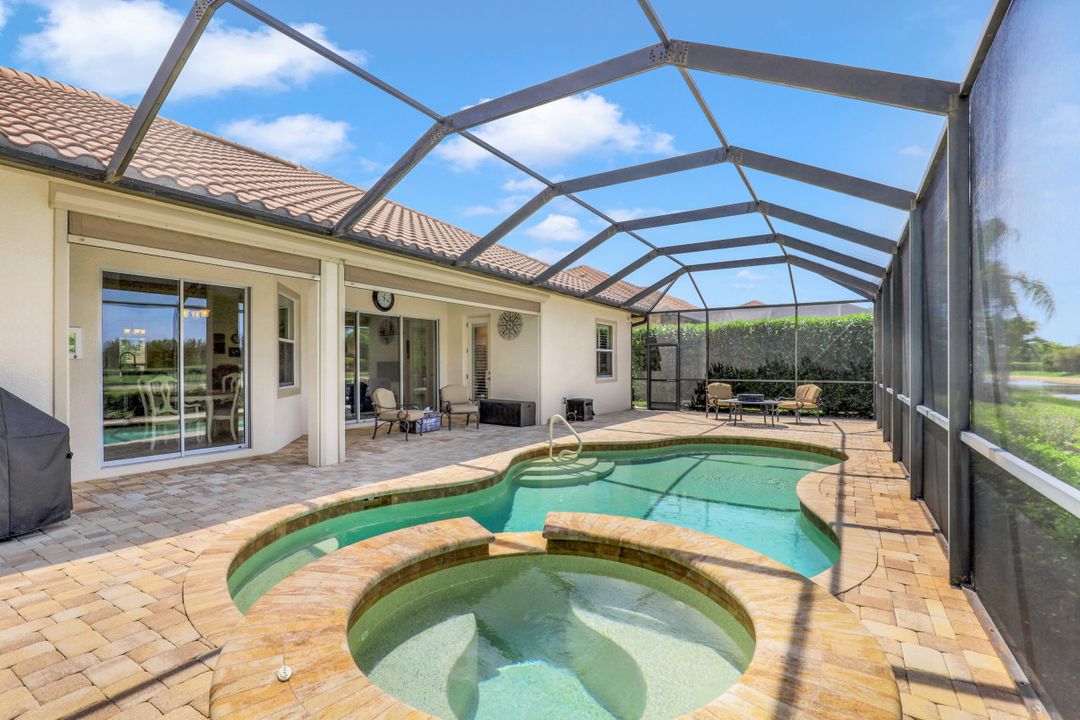 9746 Nickel Ridge Cir, Naples, FL 34120