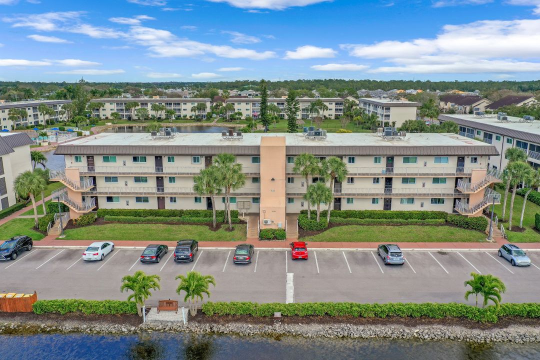 1004 Manatee Rd, Naples, FL 34114