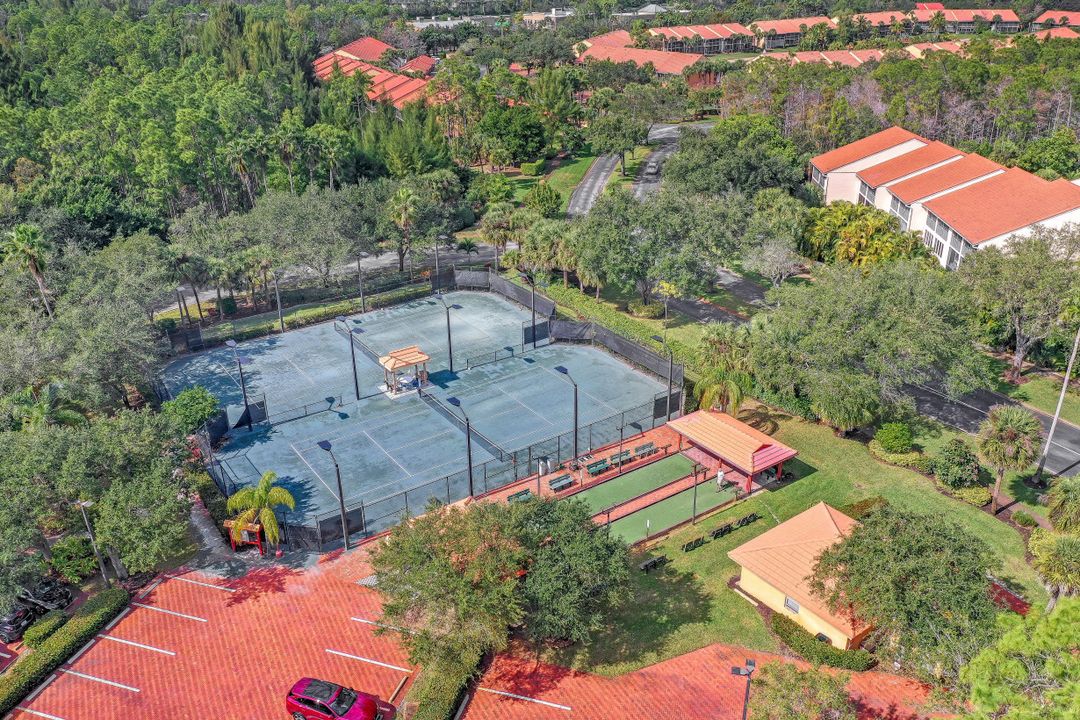 2305 Hidden Lake Dr #4, Naples, FL 34112